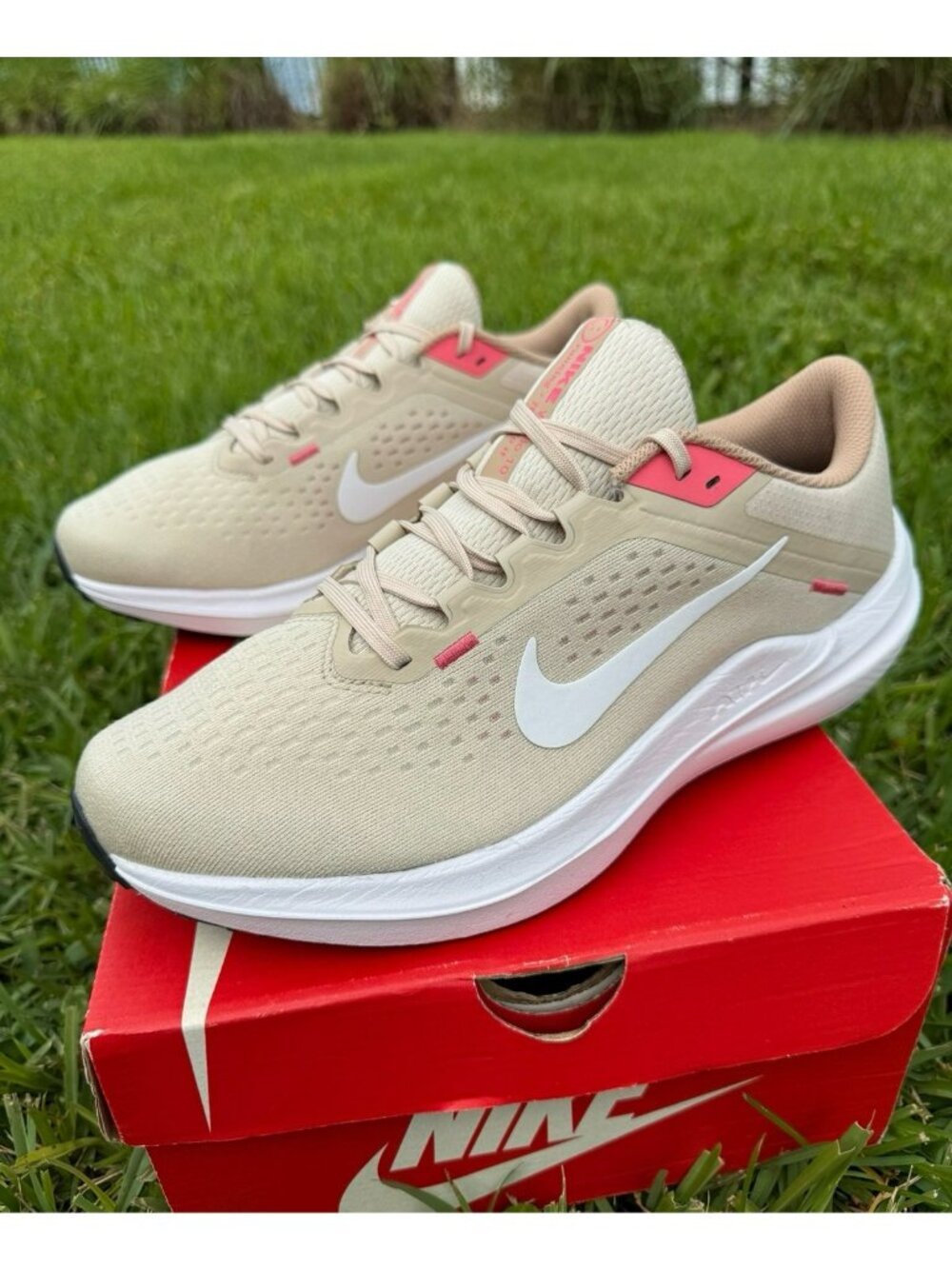 9.5 MEN'S NIKE AIR WINFLO 10 SANDRIFT / WHITE DV4023-100 RUNNING